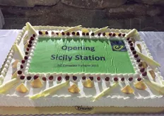 La torta inaugurale. Il futuro e' dolce per la stazione di ricerca di Santa Croce Camerina!