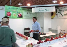 L'Azienda agricola Daniele Neri, presente sul mercato da circa 20 anni, produce piante da frutto, in particolare di pesche nettarine.