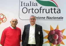A sinistra, Gennaro Velardo, presidente dell'unione nazionale Italia Ortofrutta, insieme al direttore Vincenzo Falconi.