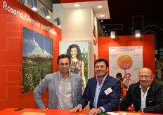 Nello Bonaccorso (export e quality manager) insieme a Aurelio e Salvatore Pannitteri, titolari della OP Rosaria, produttrice e distributrice dell'omonima arancia rossa tutta siciliana.