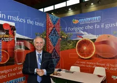 Un'altra azienda catanese specializzata nell'arancia rossa fresca e trasformata, la Oranfrizer, qui rappresentata dal marketing manager Salvo Laudani.