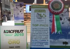 Medaglia d'oro nella sua categoria ai Macfrut Innovation Awards 2015 per Top-Phos, il fosforo ad alto rendimento, assorbito dalle piante fino al 90 per cento. Top-Phos e' presente in tutti i fertilizzanti granulari speciali di Timac Agro contenenti fosforo.