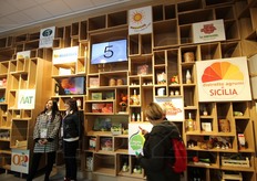 Nell'occasione, insieme al Distretto e ai Consorzi di tutela - Arancia Rossa di Sicilia Igp, Arancia di Ribera Dop, Limone di Siracusa Igp e Limone Interdonato di Messina Igp e quelli in via di accreditamento (Mandarino di Ciaculli e Limone dell'Etna) – hanno partecipato anche alcune aziende e associazioni della filiera: AAT, Agrumigel, Associazione Limone dell'Etna, La Normanna, OP Bella Rossa, Op Rosaria, Oranfrizer, Tardivo di Ciaculli, Tomarchio Bibite, alcune delle quali recenti partner del Distretto.