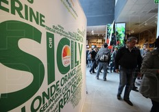 Parte del materiale esposto in lingua Inglese, data la natura a carattere internazionale dell'Expo.