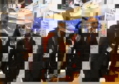 Da sinistra, il marketing manager Salvo Laudani, la export manager Sara Grasso e l'amministratore unico Nello Alba sono stati protagonisti di una tre-giorni di fiera molto intensa: fitta infatti l'agenda di incontri b2b allo stand dell'azienda siciliana Oranfrizer.