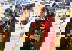 "Ivana Pesce e Teresa Diomede, rispettivamente responsabile amministrativa e titolare dell'azienda Racemus di Rutigliano, Bari, socia Apoc Salerno, all'interno dello stand che Italia Ortofrutta ha predisposto per i propri associati. "Straordinaria la partecipazione alla fiera, ora speriamo di coglierne i frutti" ha dichiarato Teresa."