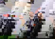 Il team Med Hermes Vegetable Seeds in fiera insieme al general manager Alfredo Amoroso, secondo da destra.