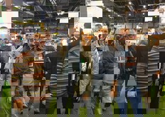 In visita in fiera una rappresentanza del progetto Melotto. Da sinistra Potito Di Mallio, produttore di cachi, gli agronomi Vito Vitelli e Orazio Casalino, il commerciante Gianfranco Mascia. Melotto e' una piattaforma operativa basata su una serie di attivita', incontri tecnici, viaggi studio, iniziative sul web, a supporto del confronto tra gli operatori e della divulgazione delle informazioni tecniche e commerciali inerenti la filiera del cachi.