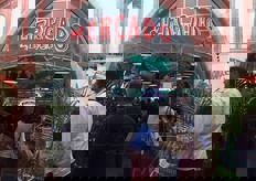 "Davvero curioso lo stand proposto dall'azienda spagnola "El abuelo de los melones" che ha proposto la struttura di un mercato all'ingrosso."