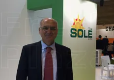 Allo stand della Coop Sole, il direttore Pietro Ciardiello. In fiera anche per sondare la nuova offerta varietale di lamponi e piccoli frutti in generale delle aziende spagnole.