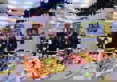 Sesta partecipazione a Fruit Attraction per VI.P-Val Venosta. Michael Grasser (responsabile marketing) e Fabio Zanesco (sales manager e responsabile area Spagna) hanno accolto i visitatori nello stand insieme alla gamma melicola in mostra.