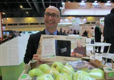 Grasser mentre presenta una delle novita' della stagione: il progetto Biography. Un'iniziativa che permettera' ai consumatori di sapere da chi e come sono state coltivate le mele Bio Val Venosta acquistate.