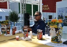 Succhi di arancia rossa della siciliana Oranfrizer in distribuzione presso il cluster Bio-Mediterraneo, di cui la Regione Sicilia e' stata official partner di Expo.