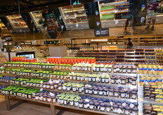 Oltre al reparto ortofrutta, anche tutte le altre scaffalature del Supermercato del Futuro erano munite di schermi informativi sovrastanti.