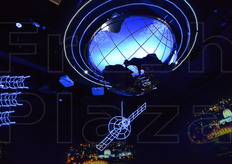 La seconda sala del padiglione ha raccontato la storia delle innovazioni agronomiche israeliane, oggi usate in tutto il mondo, mediante una tappezzeria luminosa formata di luci led.