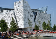 Il Palazzo Italia, una delle poche strutture destinate a permanere anche nel post-Expo.