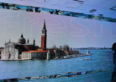 La laguna di Venezia proiettata sulle pareti.