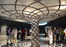 Una riproduzione dell'Albero della Vita, simbolo di Expo.