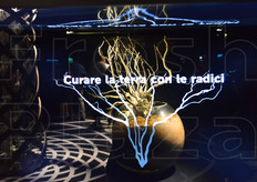 In alcuni monitor sono state presentate 21 storie di impresa agricola, agroalimentare, artigianale che esprimono la capacita' di affrontare anche le circostanze ambientali piu' proibitive.