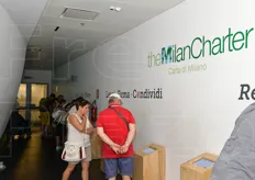 "Il lungo corridoio nel quale i visitatori hanno avuto la possibilita' di firmare l'imperdibile "Carta di Milano"."