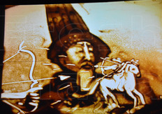 La storia del Kazakistan raccontata con la tecnica delle immagini di sabbia colorata.