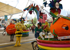 La parata delle mascotte.