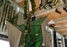 Un dettaglio dei micro-orti sospesi.