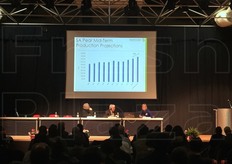 Nei due giorni di incontri e' stato fatto il punto sulla commercializzazione e sul rinnovo varietale, grazie anche alla presenza di sperimentatori italiani, francesi, spagnoli ma anche sudafricani e sudamericani.