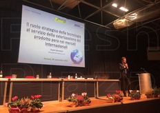 Angelo Benedetti, presidente di Unitec, a Interpera ha spiegato il ruolo delle tecnologie per la valorizzazione dei furtti sui mercati internazionali. Per la selezione della qualita' delle pere sono numerose le tecnologie a disposizione, a cominciare dai sistemi per la misurazione dei calibri, del peso, delle percentuali di colore; per la rilevazione della forma di ogni soggolo frutto e, ancora, per la misura del grado brix, della durezza, dell'acidita', del grado di maturazione, della sostanza secca, fino alla determinazione di difetti interni ed esterni e alla presenza/assenza del gambo.