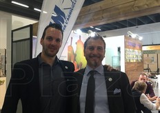 Da sinistra Fabio Galli, Sviluppo Area Progetti della Fondazione Flli Navarra, con Stefano Tagliavini, responsabile sviluppo offerta e marketing operativo di Scam spa.