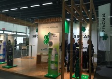 Sipcam Italia e' una societa' controllata dal gruppo Sipcam-Oxon, multinazionale italiana, privata e indipendente, fondata nel 1946. Il gruppo ha elevate competenze nello sviluppo, formulazione, registrazione, produzione e vendita di soluzioni per la protezione delle colture e di intermedi chimici.