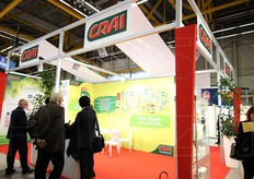 "I dati confermano che il mercato e' molto complicato e non migliorera' ne' in questo ne' nei prossimi anni. C'e' una differenziazione nelle proposte delle insegne: la logica dello scopiazzarci non ha aiutato a crescere", commenta Marco Bordoli, amministratore delegato dell'insegna. Nella foto, lo stand Crai."