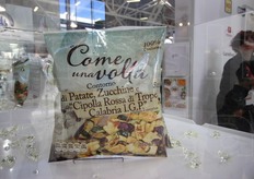 Come dice la confezione questo e' un prodotto tutto italiano con prodotti d'eccellenza come la cipolla Rossa di Tropea Igp: siamo nello stand della Gias.