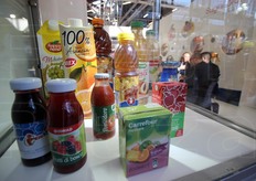 Alcuni dei prodotti a base di frutta e verdura prodotti da La Doria, copacker di molte insegne, come si nota nella foto.