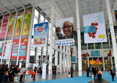 L'ingresso sud all'edifico della fiera, che si estende per ben 116mila metri quadrati.