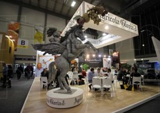 Nello stand dell'Agricola Gloria Due l'immancabile statua rotante.