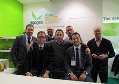 Nuova edizione, nuovo entusiasmo per il team Agriges, societa' specializzata nella nutrizione vegetale biologica e integrata. Da sinistra a destra: Antonio Ardolino (responsabile marketing), Giuseppe Blanco (area commerciale Italia), Domenico Giuseppe Crispo (settore tecnico-agronomico/R&D), Tullio Santagata (area commerciale Italia), Jose Nicolau (area commerciale Spagna), Pio Guarino (finance manager/responsabile mercato estero), Giovanni Tancredi (presidente).