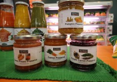 L'Aureli ha presentato a Berlino due novita': le conserve di verdura (in primo piano in foto) a base di patate dolci, carote, carote viola e zucca, e le vellutate di verdura (in secondo piano nella foto).