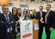Immancabile la presenza della OP Assofruit Italia. Entusiasmo tra i membri del team in trasferta berlinese. Da sinistra a destra: Raffaele De Marco, Daniela Sabato, Anna Gnjec, Gianluca Pizzolla, Salvatore Pecchia, Giuditta Signorella, Andrea Badursi e Francesco Nicodemo.