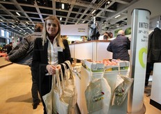 Promoter allo stand collettivo sudtirolese dov'erano presenti VOG e VIP.