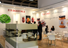 Lo stand della cooperativa Finagricola di Battipaglia (Salerno).