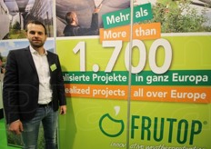 Michael Gasser, della Frutop. L'azienda di Terlano (BZ) e' specializzata nella realizzazione di coperture a difesa dei frutteti.