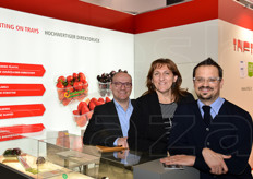 Gli export manager Alessandro Mariani e Adriana Lazzari, insieme al responsabile commerciale Italia Matteo Camillini, in rappresentanza del gruppo INFIA di Bertinoro (FC), specializzato nelle soluzioni di packaging per il settore ortofrutticolo.