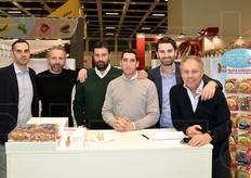 Lo staff di Eurocompany, azienda specializzata nella produzione e commercializzazione della frutta secca e frutta disidratata di Russi (Ravenna). Da sinistra a destra: Michele Schiavina, Mario Zani, Massimiliano Conte, Ivan Tabarelli, Maurizio Castagnoli e Stefano Mazzoli.
