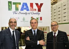 In rappresentanza di Fruitimprese, il presidente Marco Salvi (al centro) e i funzionari Pietro Mauro e Carlo Bianchi (coordinatore).