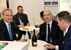 Marco Salvi a colloquio con il referente nazionale Ortofrutta di Coop Italia Claudio Mazzini presso lo stand Salvi.