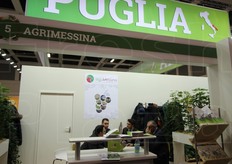 Lo stand dell'Agrimessina nell'area collettiva pugliese.