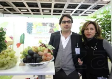 Antonio Giuseppe Tarulli e Marilena Daugenti Tarulli, del Gruppo Tarulli. L'azienda di Noicattaro (BA) e' specializzata nella produzione di uve da tavola.