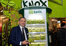 La principale attrattiva dello stand Rijk Zwaan e' stato KNOX, la linea varietale dotata di un nuovo tratto genetico che ritarda l'ossidazione e l'arrossamento nelle foglie delle lattughe dopo il taglio. Alessandro Silvestrelli (Country Manager di Rijk Zwaan Italia) e' convinto che questa sara' la vera rivoluzione per tutta la filiera della IV gamma.