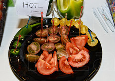 Prove di assaggio presso lo stand Southern Seed.